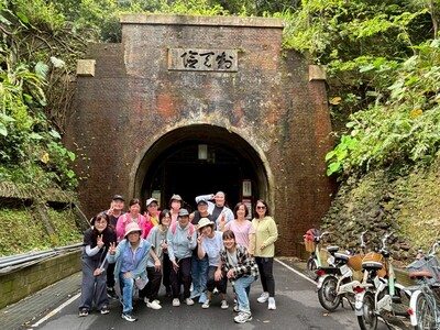 古草嶺隧道騎自行車1
